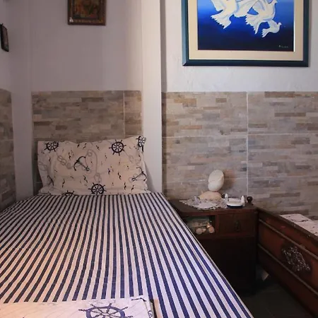 Ian's Beach House Aígio